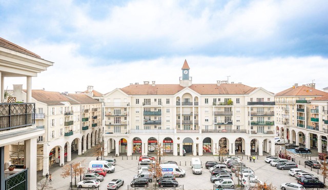 Disneyland Paris - In the Heart of Bussy City Center - 4 people.