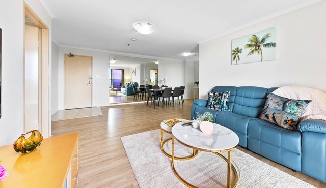 Distance View Three Bedroom Apartment Hurstville
