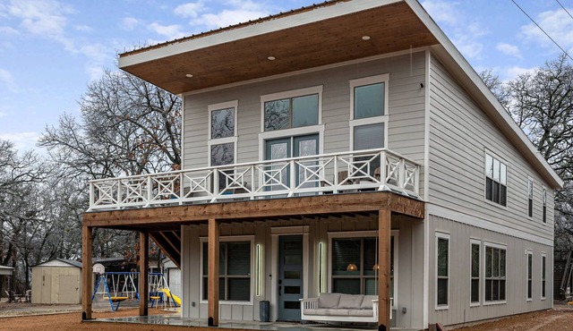 Distinctive Design, Luxury & Fun at Lake Texoma