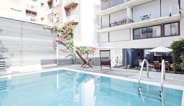 Distinctive Sarrià Duplex with Private Pool for 10