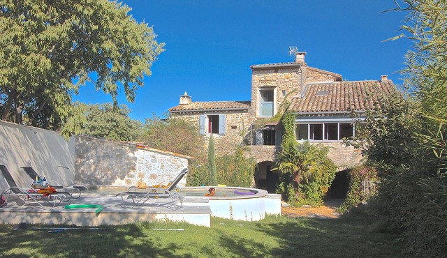 Distinguished farmhouse, away from the crowd, Uzés, Anduze