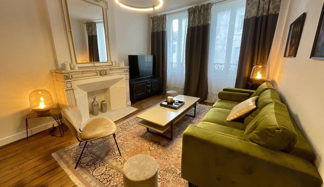 Distinguished Townhouse, "L'Aparté"