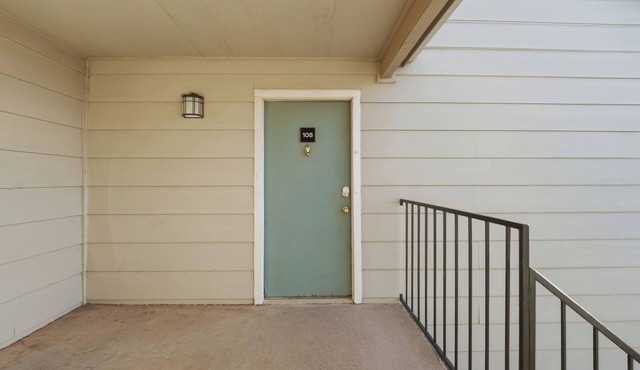 District West Apartments | Simple. Modern. Home.