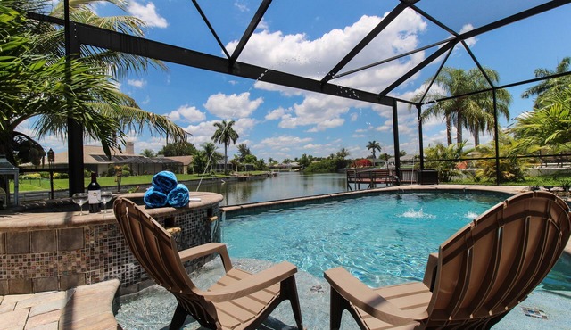 "Dive into Luxury: salt heated pool. kayak, fishnwaterfront oasis. Gorgeous!