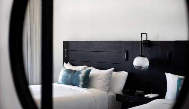 Dive into Oceanfront Luxury: Spa, & Dining Options! Pets Are Welcome, Pool!