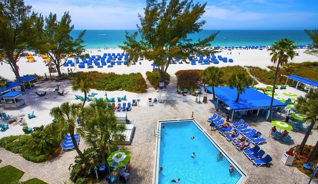 Dive Into Your Dream Vacation! Kitchenette, Outdoor Pools, Pets Allowed