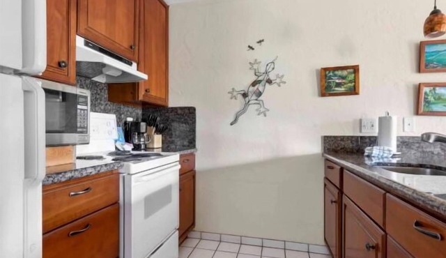 Dive Into Your Dream Vacation! 4 Relaxing Suites with Kitchen | Swimming Pool