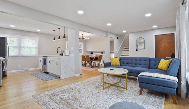 Divine - 3 King Beds!