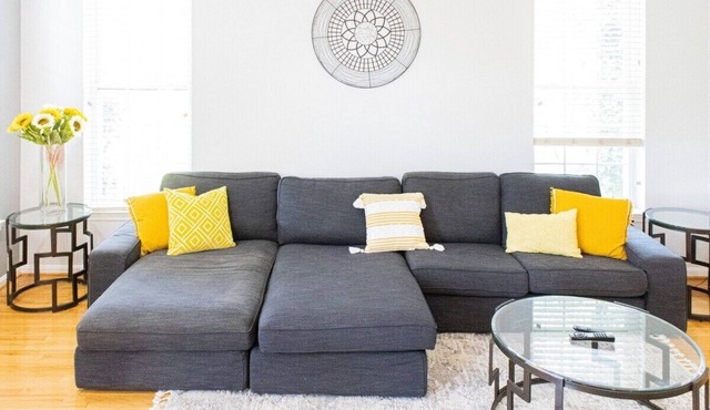 Divine Getaway- King Bed Master Suite Near DC