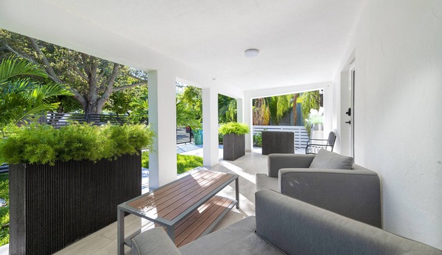 Divine Home in Design District 5BR