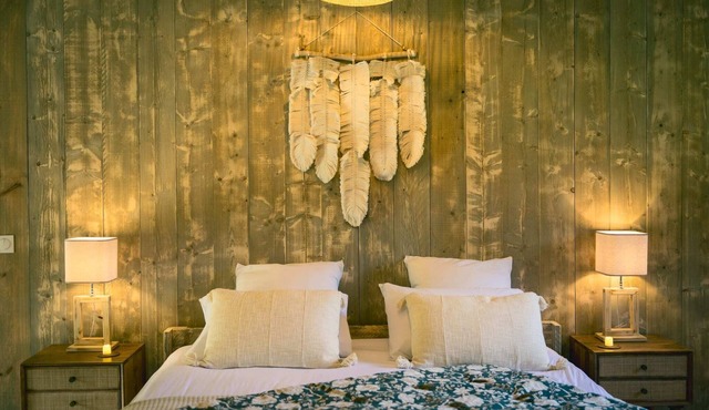 Divine Lodge near the lake