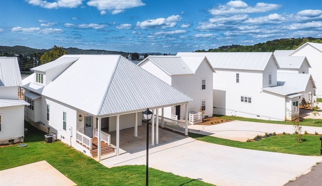Dixieland Delight at River Rocks Plantation