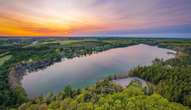 Dixon Lake Resort, Lakefront Villas on a scenic Norhern M