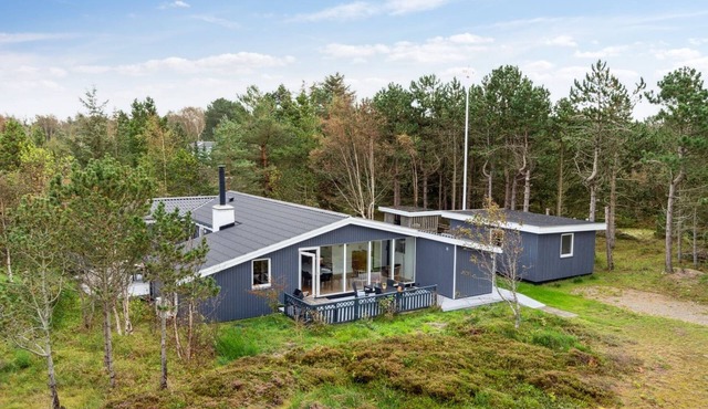 "Djuna" - 200m from the sea by Interhome