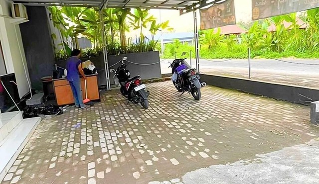 Djuragan Kamar Halona
