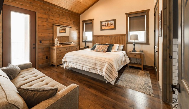 DMR Cabin 2 | Two-Level | Max Capacity 11