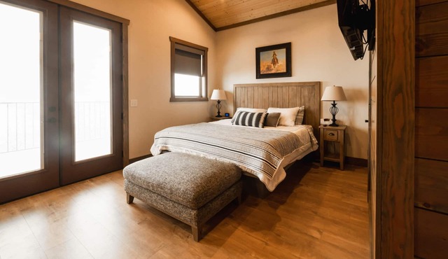 DMR Cabin 3 | Two-Level | Max Capacity 5