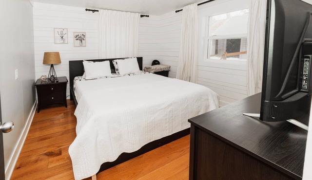 DMR Ranch House | 3-Levels | Max Capacity 12