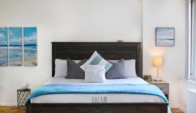 DMV-RARE! Wifi - Mall & DC Airport Access