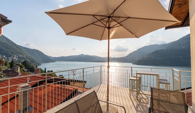DN ART ROYALE: Villa w/Private Spa, Hot Tub & Stunning Lake Como View Terrace