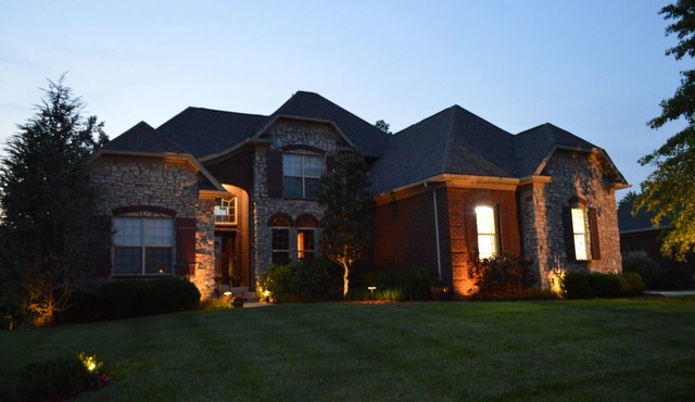 Do Derby Right! Beautiful 5-bedroom house with pool, hot tub and gym.