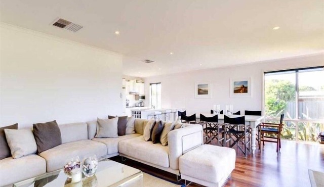 Do Drop Inn ~ Port Willunga - Large Port Willunga Property with Pets Negotiable