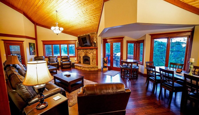 Do You Like New? Breckenridge Peak 7 - Hot Tub - Sleeps 10