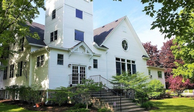 Do you need a big place ? Door County Church Restored to a Beautiful Home