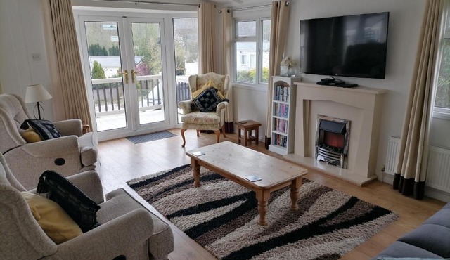 Do you want Style and Comfort - Oak Lodge