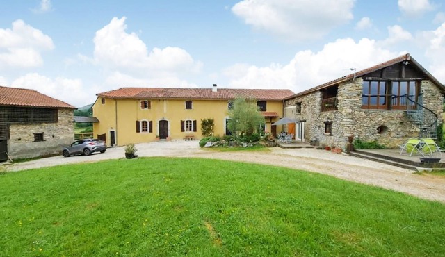 Do you want to relax in the high Pyrenees, quiet and close to the mountains? Then this place is made