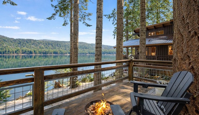 Doc Roy's Legacy On Fish Lake Home by NW Comfy Cabins by RedAwning