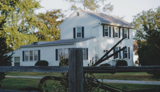 Doc's Farmhouse, Historic 1844 Home