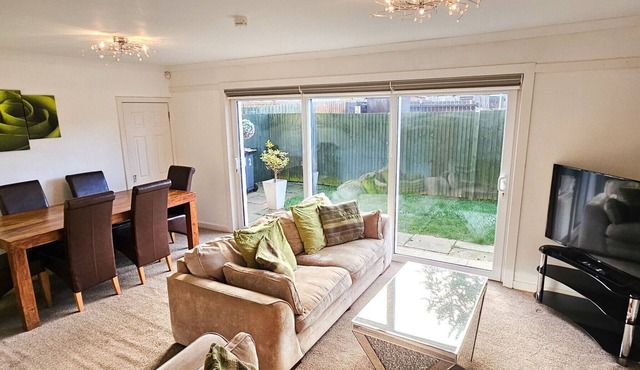 Dochart 3 Bedroom Apartment - Edinburgh