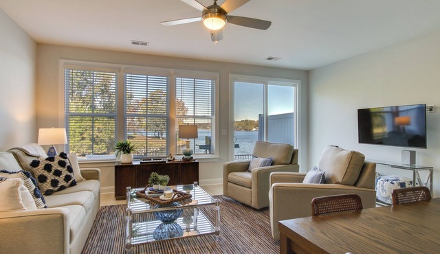 Dock Access: Family-Friendly Lake Greenwood Gem!