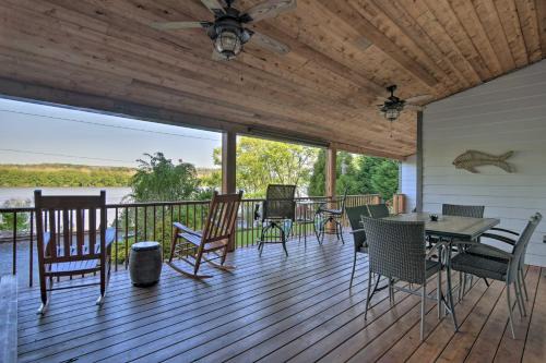 Dock and Hot Tub Susquehanna River Retreat!