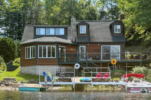 Dock and Views! Lakeside Family Escape in Wilton
