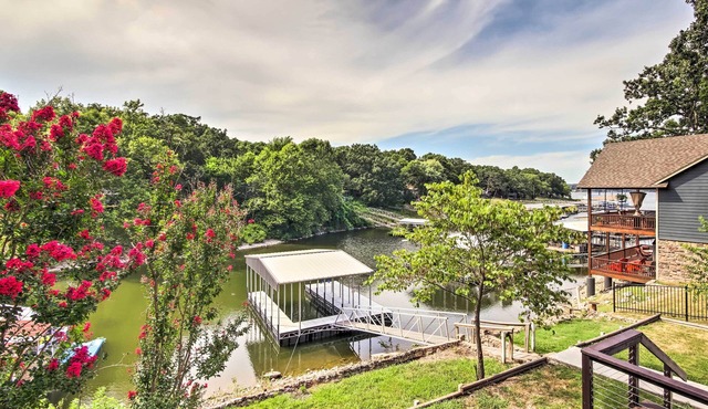 Dock, Deck & Boat Slip: Lakefront Eucha Home