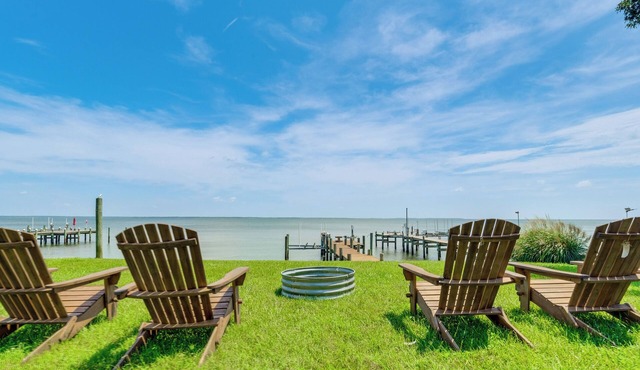 Dock & Fire Pits: Hague Hideaway on the Potomac