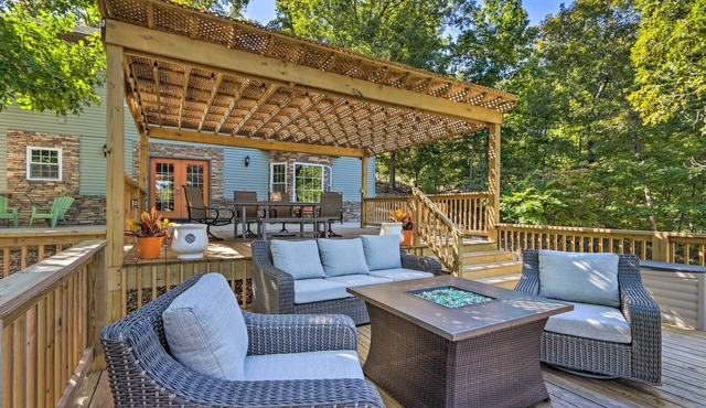 Dock & Jet Ski Slip: Lakeside Sunrise Beach Home!