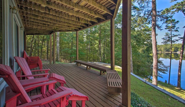 Dock & Kayaks: Lakefront Hot Springs Home