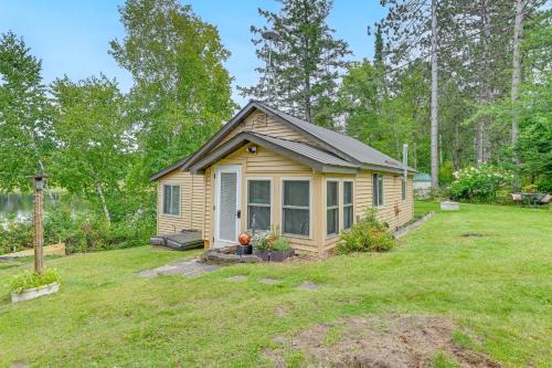 Dock & Lake Access: Cabin 4 Mi to Ice Age Trail!