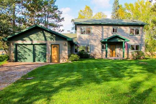 Dock + Lakefront! Family-Friendly Michigan Getaway