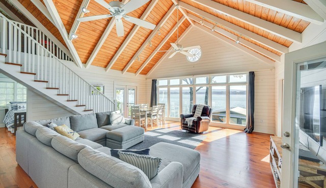 Dock + Panoramic Views: Guntersville Lake Retreat!
