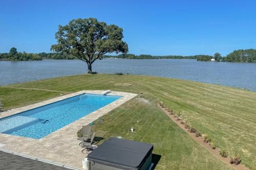 Dock, Pier & Chesapeake Bay Access! Family Getaway