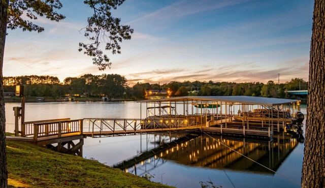 Dock,Slip, Kayaks, SUPs, Game Room, Hot Tub