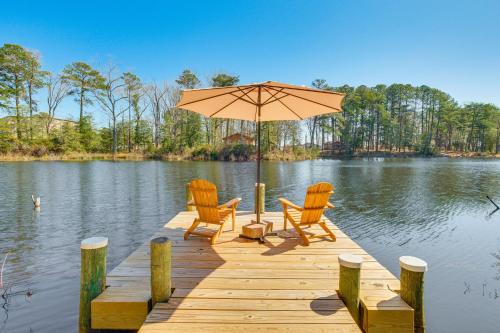 Dock, Sunrooms and Fire Pits Deltaville Home!