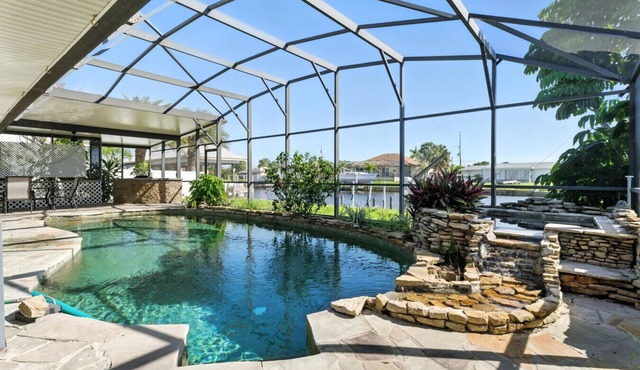 Dockside and Waterfront with Pool in Charlotte Harbor