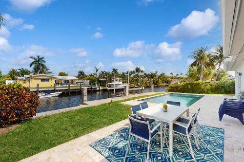 Dockside at 221