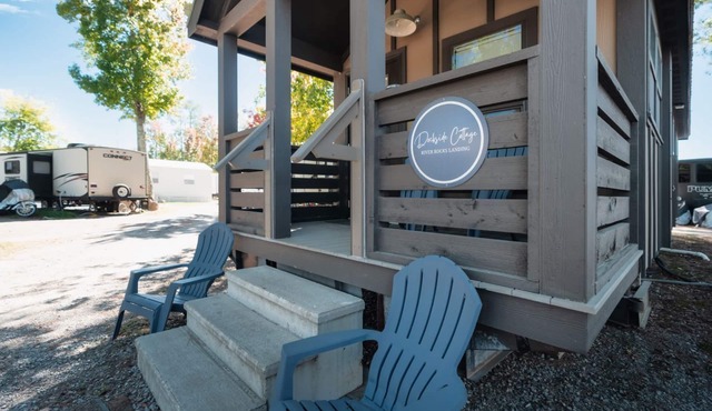 Dockside at River Rocks Landing