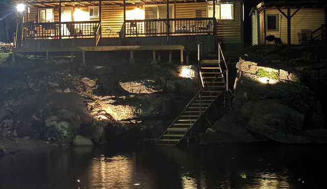 Dockside Cabin- waterfront, kayaking, fishing, swimming